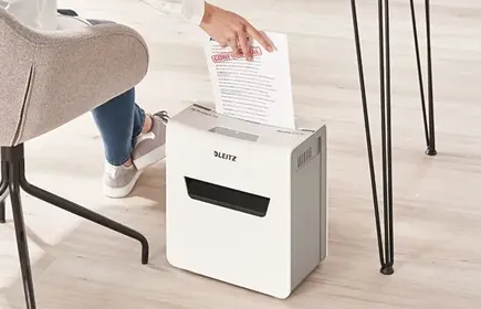 Papierversnipperaar met handmatige invoer