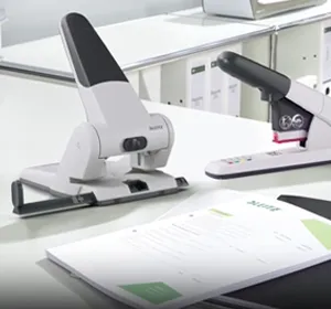 Heavy duty perforator voor grote stapels papier