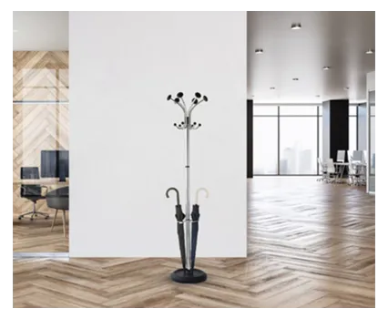 Kaptok in ontvangstruimte van een bedrijf voor jassen en tassen