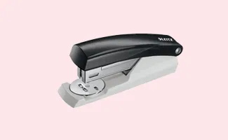 Compacte nietmachine voor het samenvoegen van papieren op kantoor of thuis