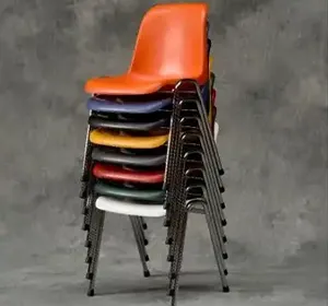 stapelbare kantinestoelen