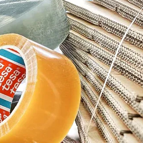 Verpakken en verzenden van pakketten en documenten
