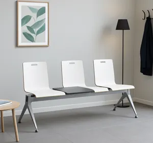 Wachtkamer bank van kunststof of metaal