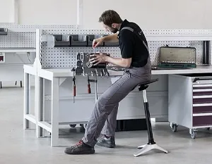 Zit sta kruk voor gebruik bij zit sta bureaus