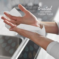 Handdoek Kleenex Z-vouw 2-laags 21.5x31.8cm 15x124stuks wit 6778-4