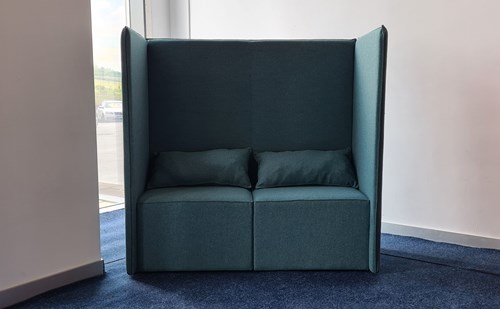 2-zits-akoestische-bank-Luna