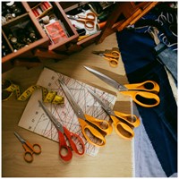 Schaar Fiskars 210mm universeel linkshandig-1