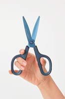 Plus FitCut Curve PREMIUM schaar, 17,5 cm, titanium bladen, blauw, op blister-3