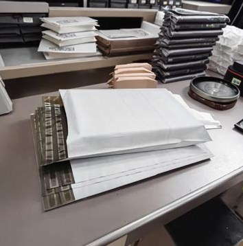 Verzendenvelop 350 x 450 + 70 mm, met retoursluiting, 55 micron, doos van 500 stuks-2