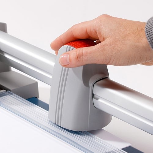 Dahle 442 rolsnijmachine snijden