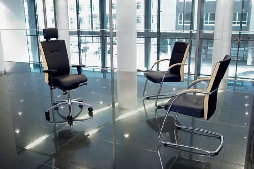 Kohl Mireo met vergaderstoelen