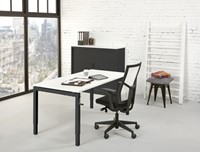 Verstelbaar-bureau-zwart-wit