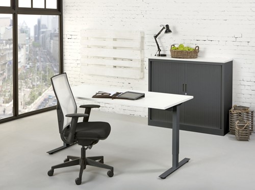 Zwart wit bureau