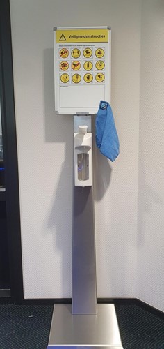 Alcohol-dispenser-op-paal