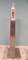 Alcohol-dispenser-op-standaard