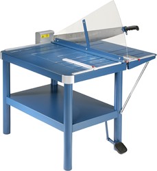Papiersnijder Dahle 580 815 mm op snijtafel