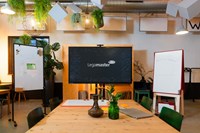 display-screen-touch-explore-2