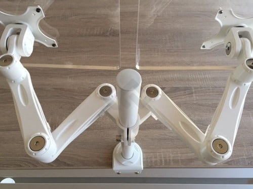 Monitorarm voor 2 schermen met dubbele knik-3