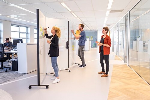 Scheidingswand-whiteboard-akoestisch-prikbord