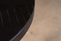 tafel-ovaal-mangohout-zwart