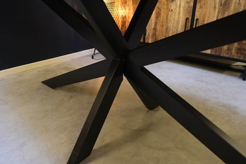 visgraat-tafel-ovaal-spinpoot-versailles