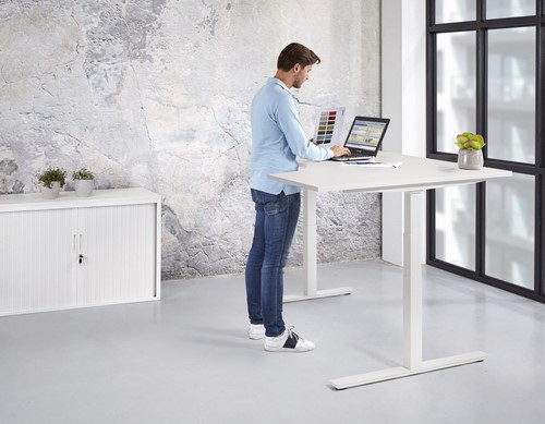 Wit-hoekbureau-zit-sta