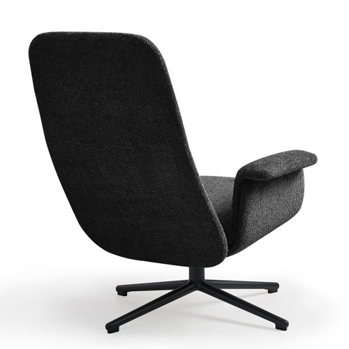 zwarte-fauteuil-met-hoge-rugleuning